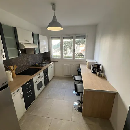 Apartment La Chamalieroise - 4 Pers - Wifi - Proche Centre Clermont Ferrand *