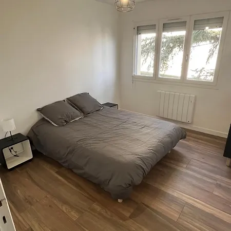 Apartmán La Chamalieroise - 4 Pers - Wifi - Proche Centre Clermont Ferrand