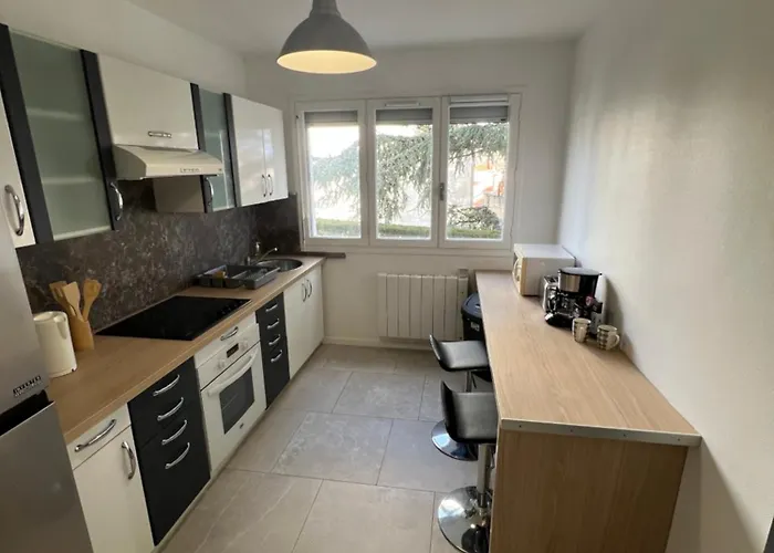 Apartment La Chamalieroise - 4 Pers - Wifi - Proche Centre Clermont Ferrand *