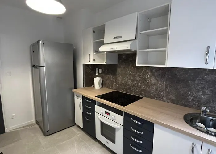La Chamalieroise - 4 Pers - Wifi - Proche Centre Clermont Ferrand Apartment Chamalieres