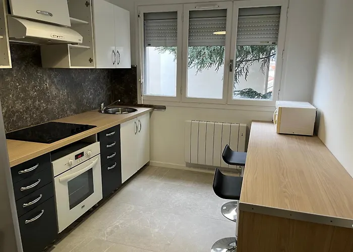 La Chamalieroise - 4 Pers - Wifi - Proche Centre Ville Clermont Ferrand Apartment Chamalieres